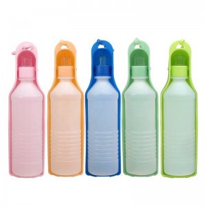 Plastikowa składana butelka na wodę dla zwierząt domowych